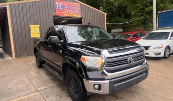 2015 Toyota tundra crewmax SR5 Pickup 4D 5 1/2 ft full