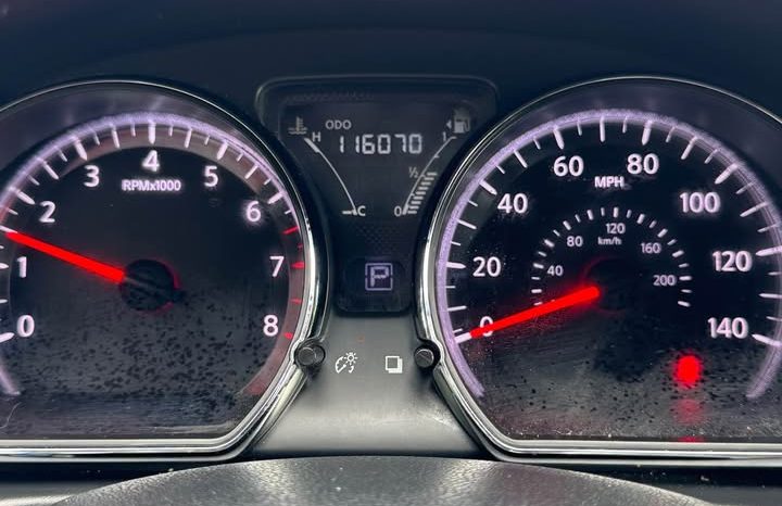 2015 Nissan versa SV Sedan 4D full