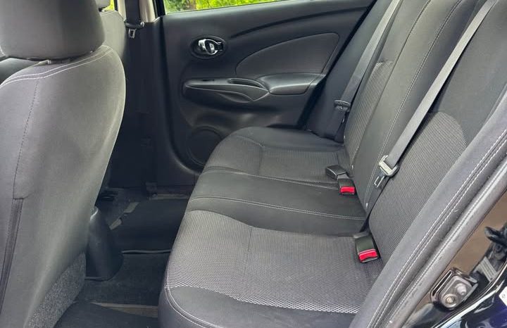 2015 Nissan versa SV Sedan 4D full