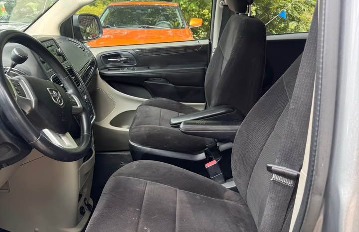 2013 Dodge caravan SE Minivan full