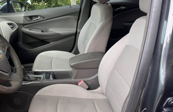 2017 Chevrolet cruze LT Hatchback 4D full