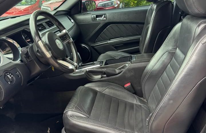 2013 Ford mustang V6 Coupe 2D full