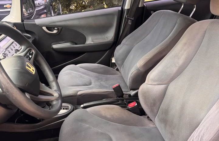 2011 Honda fit Hatchback 4D full