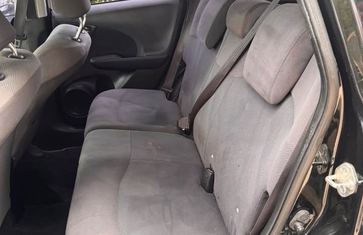 2011 Honda fit Hatchback 4D full