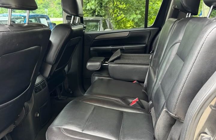 2008 Nissan armada SE Sport Utility 4D full