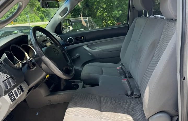 2005 Toyota tacoma regular cab Pickup 2D 6 ft full