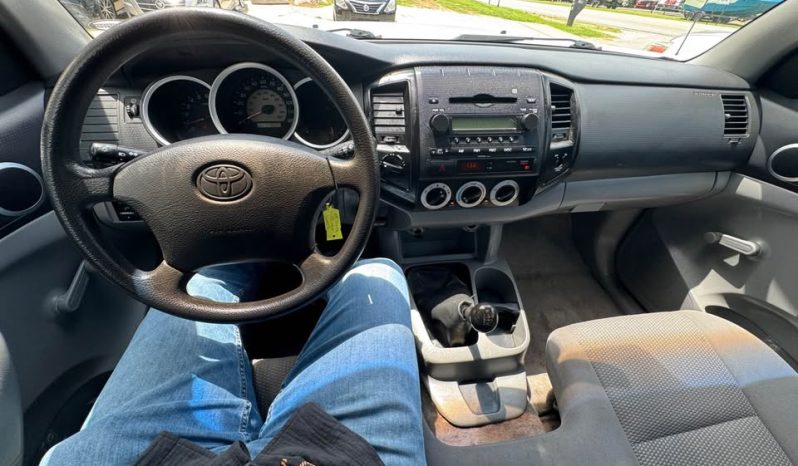 2005 Toyota tacoma regular cab Pickup 2D 6 ft full
