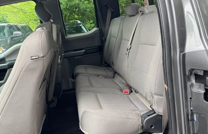 2016 Ford f150 supercrew cab XLT Pickup 4D 5 1/2 ft full