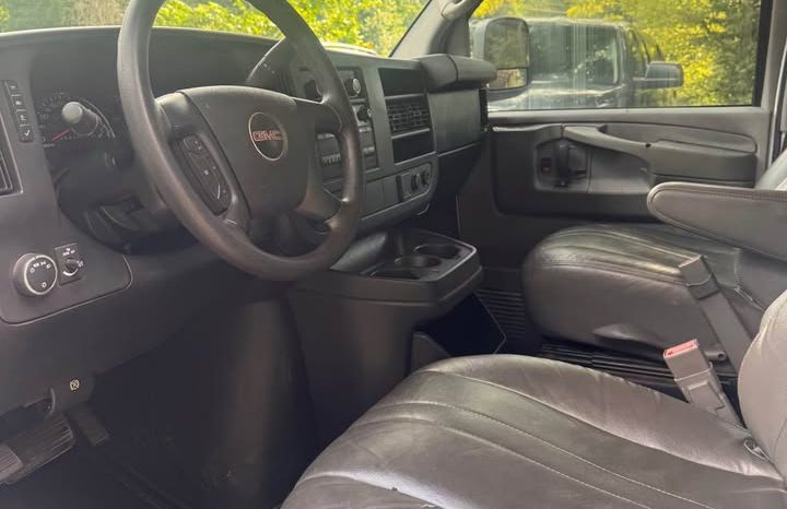 2015 GMC savana 2500 cargo Van full