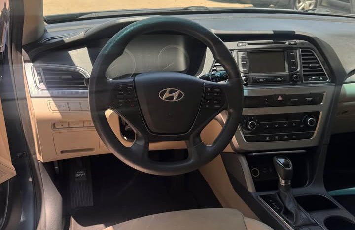 2015 Hyundai Sonata SE Sedan 4D full
