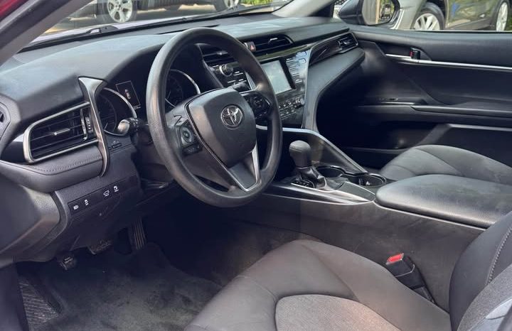 2019 Toyota Camry LE Sedan 4D full