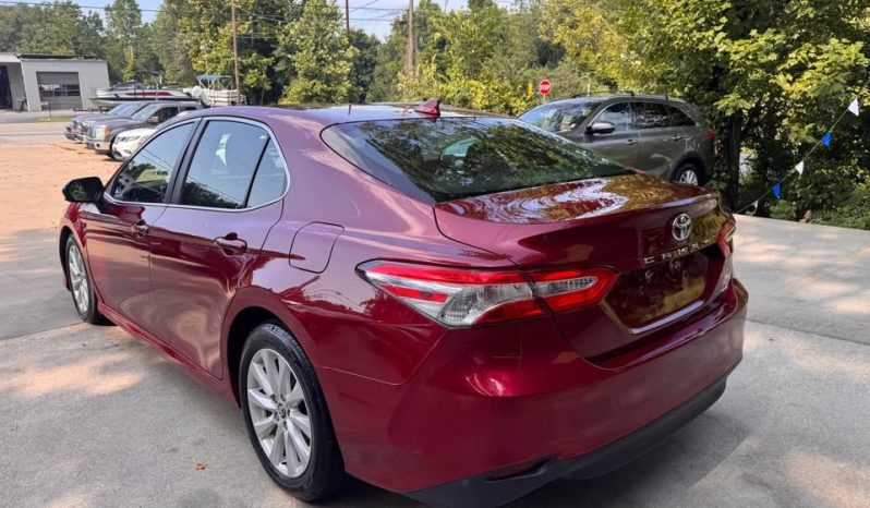2019 Toyota Camry LE Sedan 4D full