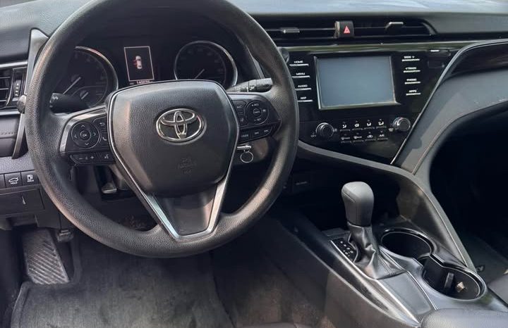 2019 Toyota Camry LE Sedan 4D full