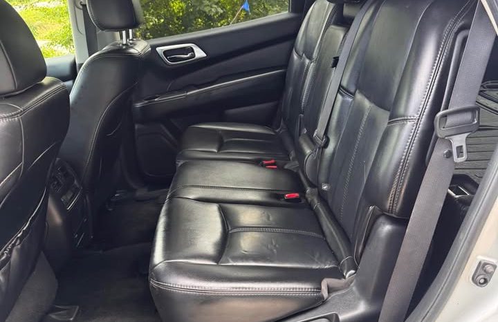 2017 Nissan Pathfinder SL Sport Utility 4D full