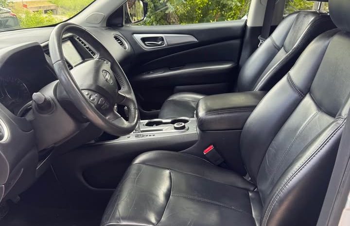 2017 Nissan Pathfinder SL Sport Utility 4D full