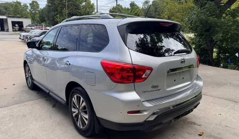 2017 Nissan Pathfinder SL Sport Utility 4D full