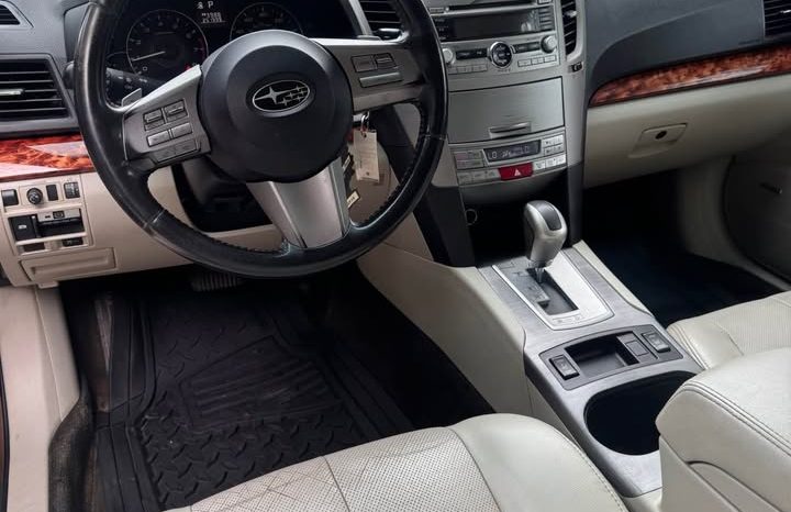 2011 Subaru outback 2.5i Limited Sedan 4D full