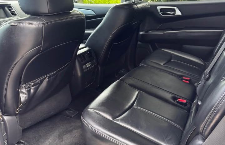 2017 Nissan Pathfinder SL Sport Utility 4D full
