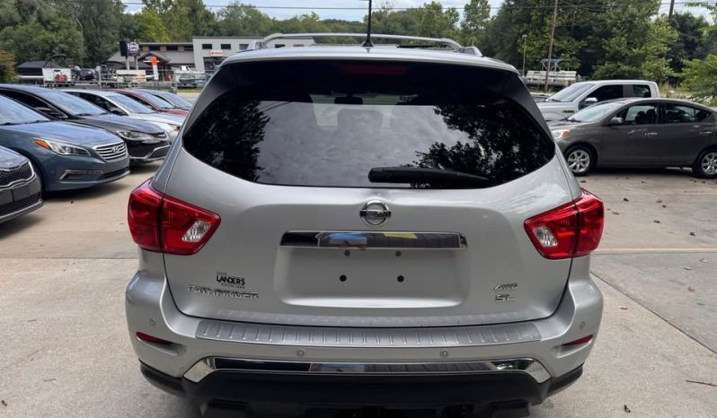 2017 Nissan Pathfinder SL Sport Utility 4D full