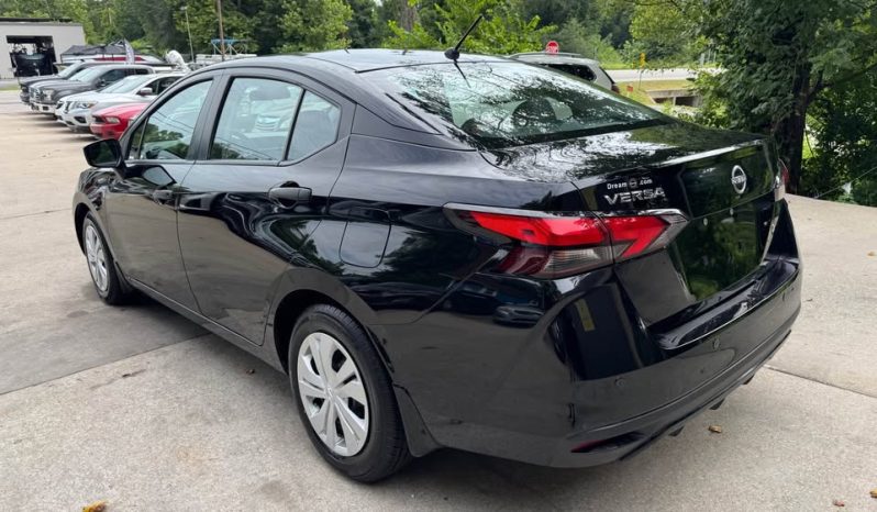 2024 Nissan versa S Sedan 4D full