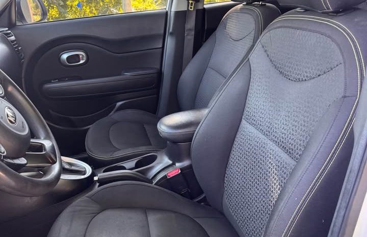 2015 Kia soul + Wagon 4D full