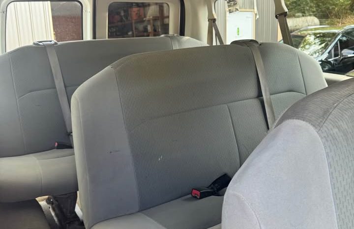 2009 Ford econoline e350 cargo Van full