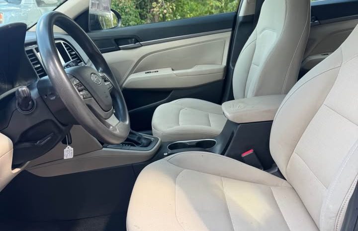 2017 Hyundai elantra SE Sedan 4D full