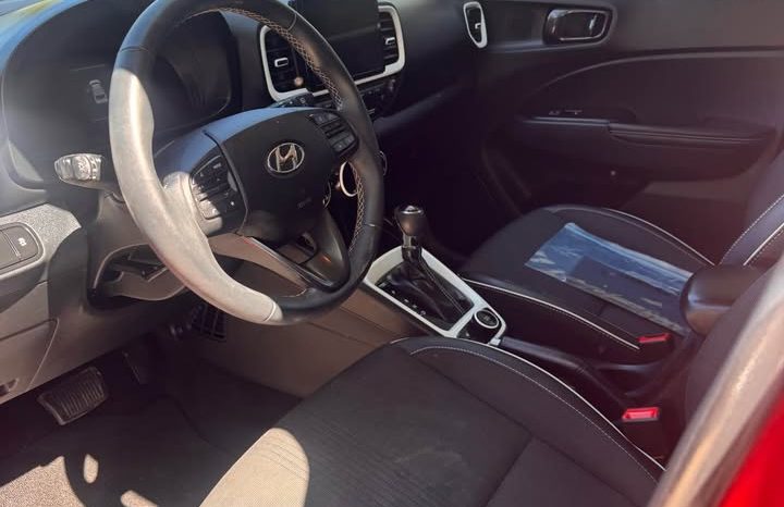 2024 Hyundai venue Limited Sport Utility 4D full