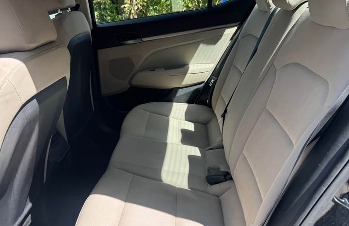 2017 Hyundai elantra SE Sedan 4D full