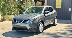 2018 Nissan rogue SV Sport Utility 4D