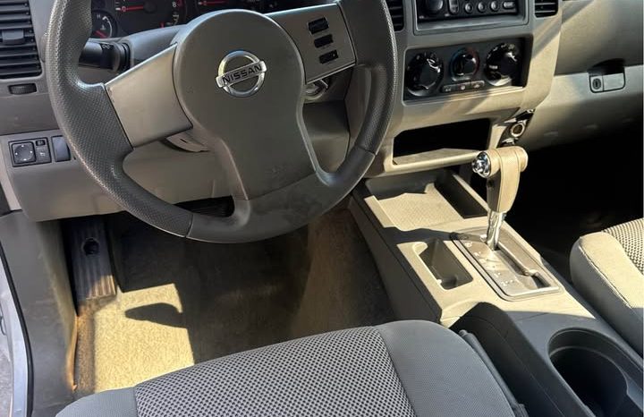 2006 Nissan frontier crew cab SE Pickup 4D 5 ft full