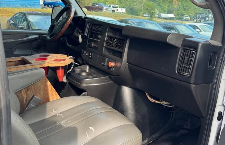 2015 GMC savana 2500 cargo Regular Van 3D full