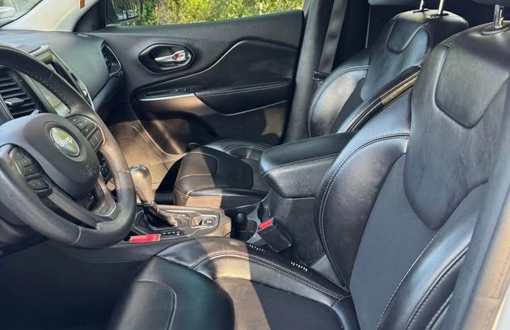 2020 Jeep cherokee Latitude Plus Sport Utility 4D full
