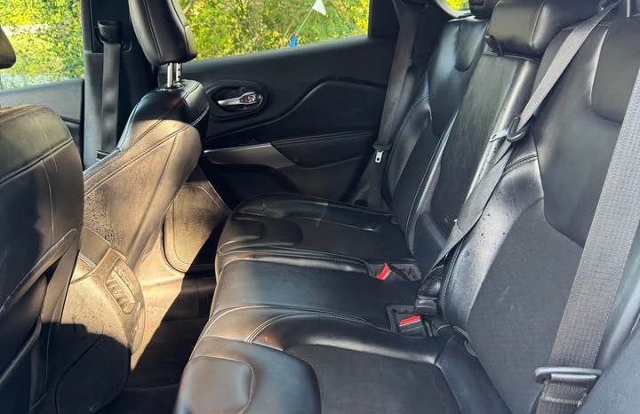 2020 Jeep cherokee Latitude Plus Sport Utility 4D full
