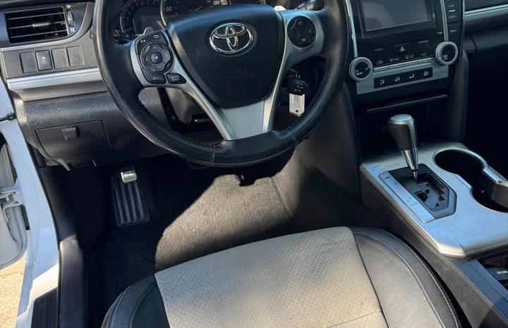 2012 Toyota camry SE Sedan 4D full