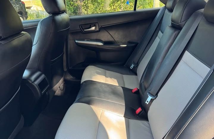 2012 Toyota camry SE Sedan 4D full