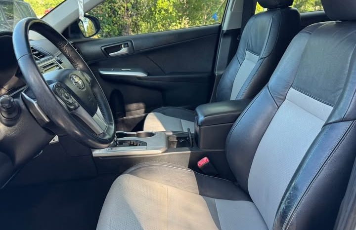 2012 Toyota camry SE Sedan 4D full
