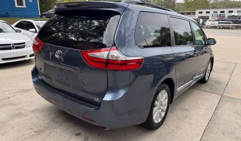 2015 Toyota sienna LE Minivan 4D full