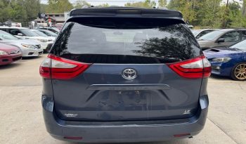 2015 Toyota sienna LE Minivan 4D full
