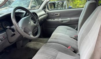2000 Toyota tundra SR5 Pickup 4D 5 1/2 ft full