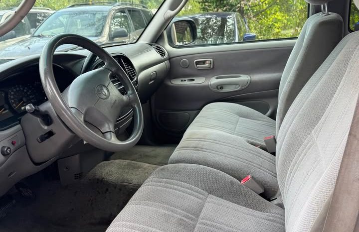 2000 Toyota tundra SR5 Pickup 4D 5 1/2 ft full