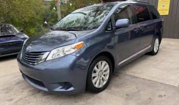 2015 Toyota sienna LE Minivan 4D full