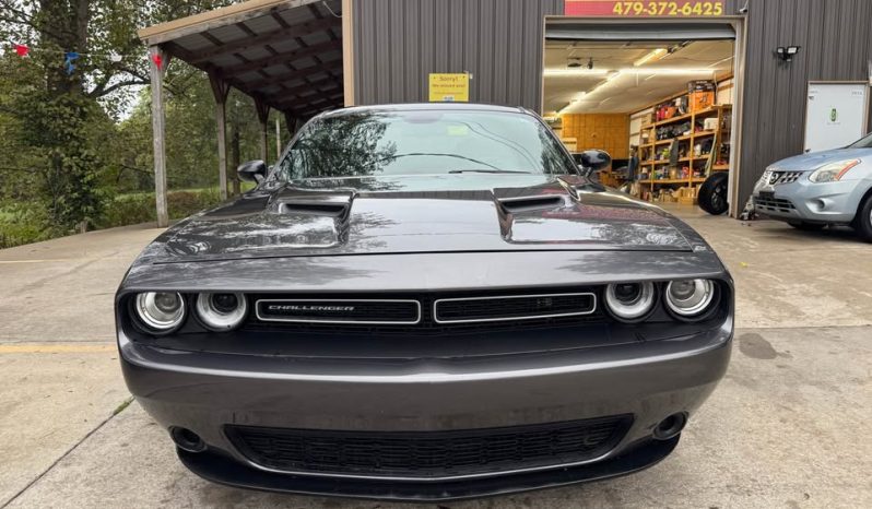 2018 Dodge challenger SXT Coupe 2D full