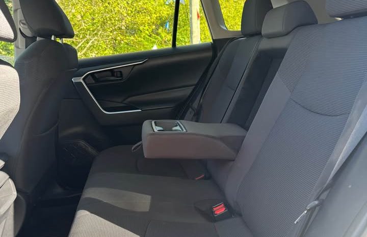 2019 Toyota rav4 LE Sport Utility 4D full
