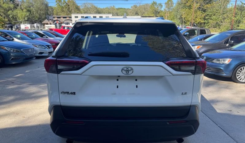 2019 Toyota rav4 LE Sport Utility 4D full